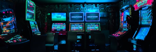 DB电竞官方网站站点前沿入口 - 展示电竞大厅与门户首屏的现代化设计